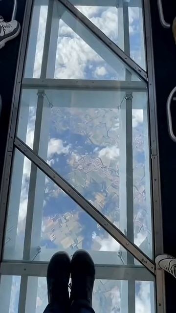 Стеклянный самолёт 😎