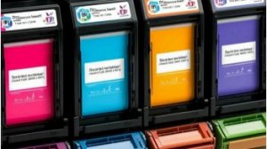 Заправка перезаправляемых картриджей принтера правильно.