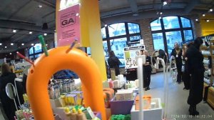 Москва. Неглинная плаза. Весь этаж- парфюмерия.