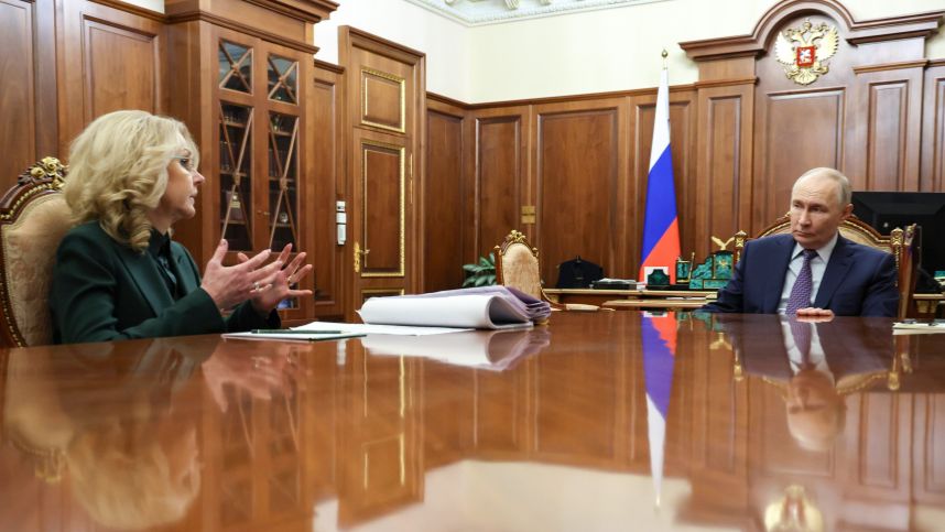 Путин указал на ключевое место вопросов здравоохранения в социальной политике РФ смотреть онлайн