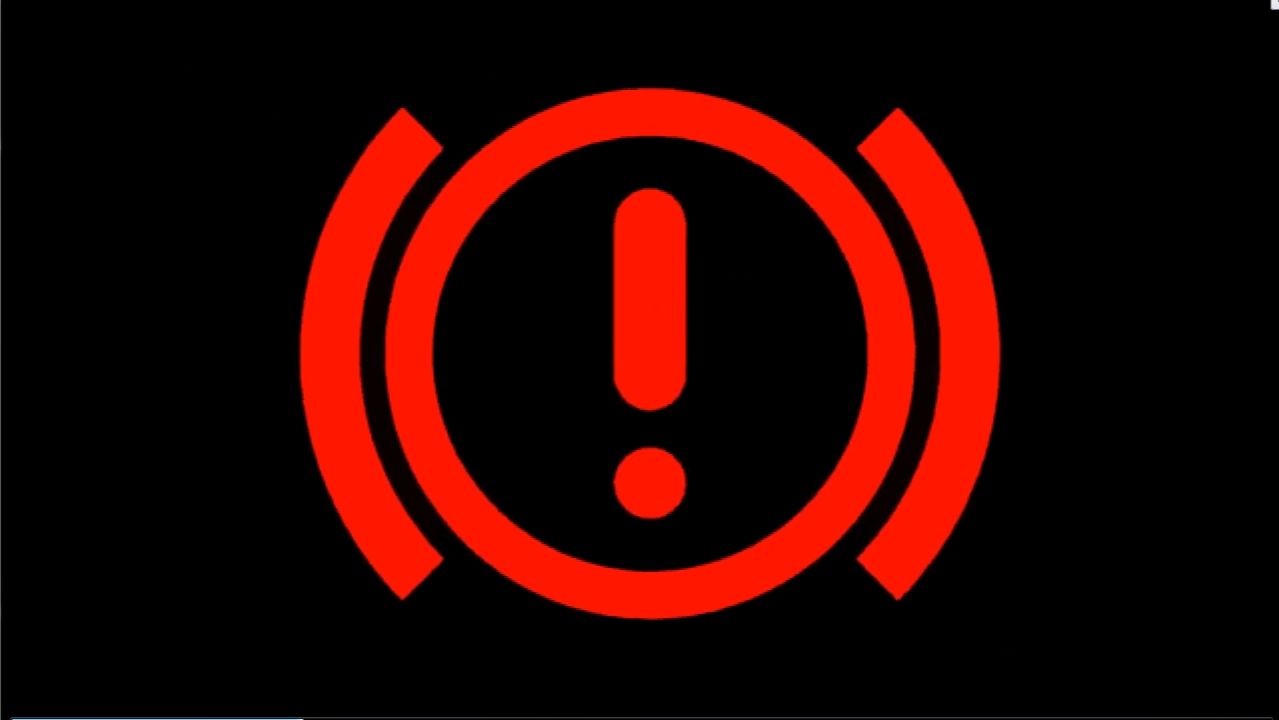 Для чего загорается эта лампа, при повороте ключа в положение Пуск. Это предупреждение или...? смотреть онлайн