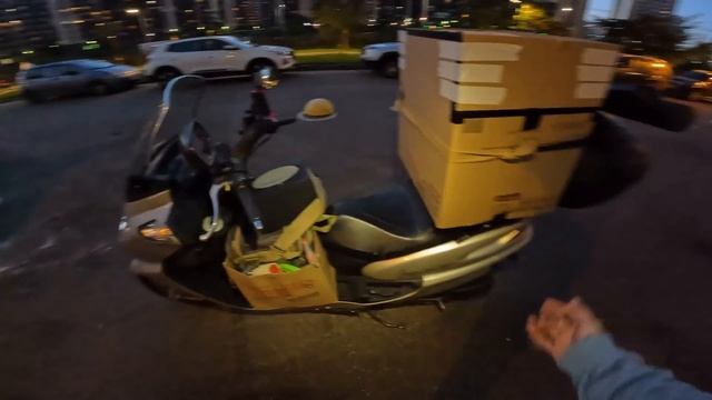 Как я зарабатываю лазая по мусоркам Dumpster Diving RUSSIA # смотреть онлайн