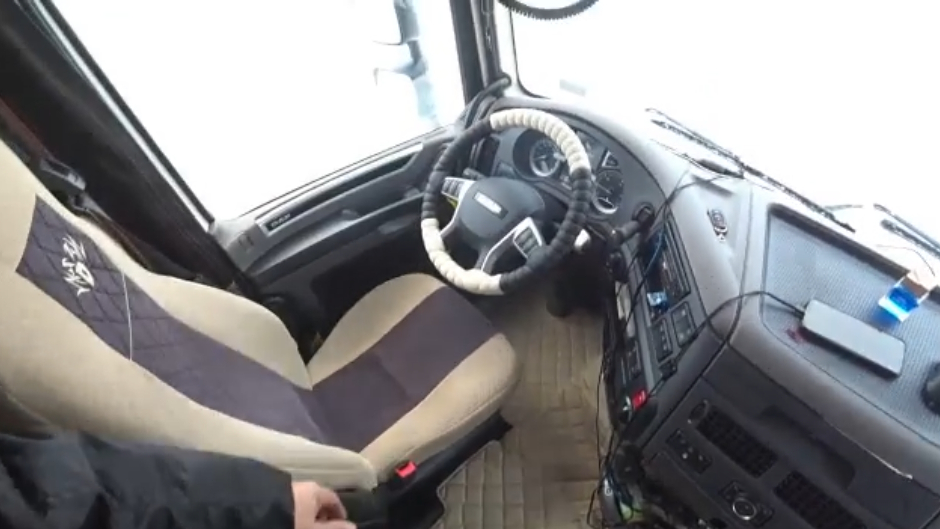 ДОРОЖНЫЙ ЗИМНИЙ ЭКШН, ПРИКОЛЬНО ВЫШЛО. РУЛЬ В ЦВЕТ. ИЖЕВСК-ДМИТРОВ. смотреть онлайн