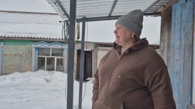 только не кирпичную/ трудности ложатся на плечи смотреть онлайн