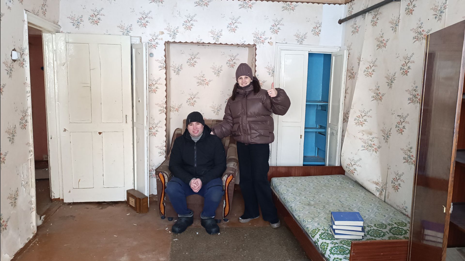 КУПИЛИ КВАРТИРУ В РОССИИ/ЖАЛЕЮ,НИЧЕГО НЕ ВЕРНУТЬ!ПУГАЮ МУЖА СОСЕДОМ смотреть онлайн