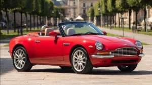 Я выбрал яркий красный кабриолет и костюм цвета кофе с молоком...