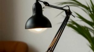 Ремонт крепления настольной лампы.