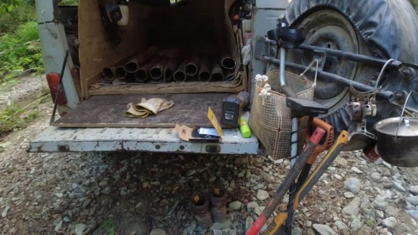 Труба на речке Вторсырьё