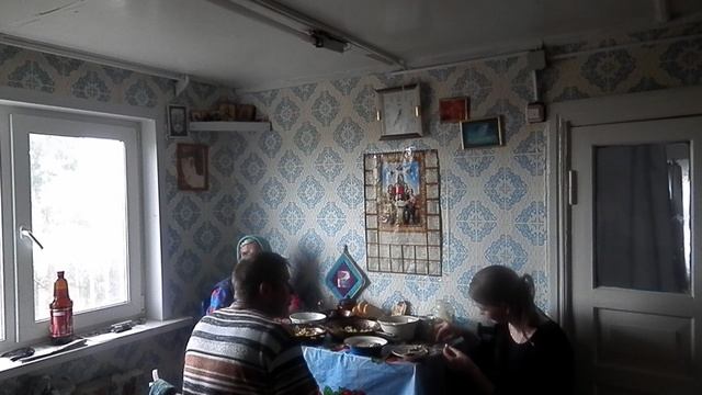 У бабушки в деревне 5 мая 2014 года 6 часть, кроем крышу двора смотреть онлайн