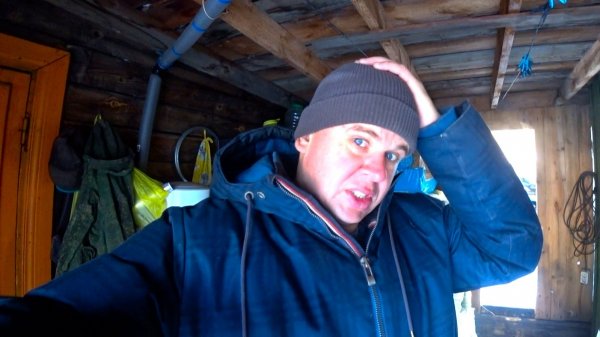 Хлода не уходят, вывез штукатурку, разморозили воду в доме.