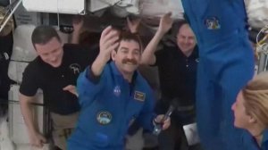 Экипаж корабля Crew Dragon с россиянином А. Федяевым перешел на борт МКС после успешной стыковки.