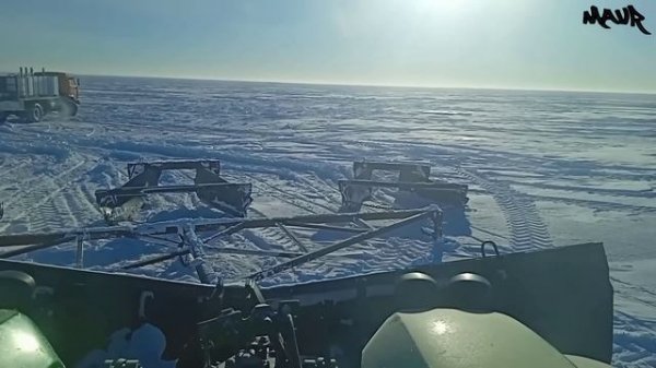 глубокий снег , помощь на поле