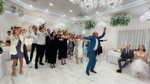 Влада выбрали ГЛАВНЫМ ТАНЦОРОМ  на свадьбе крестника, Ангелина и Влад ЗАЖИГАЮТ в батле)))