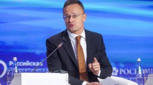 Сийярто: в ЕС устроили соревнование по идиотским заявлениям о Трампе и Орбане