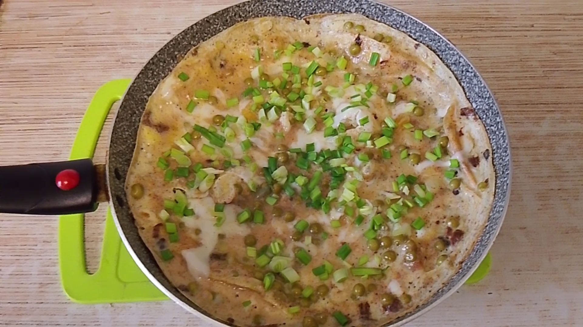 яичница с зелёным горошком  быстро и просто