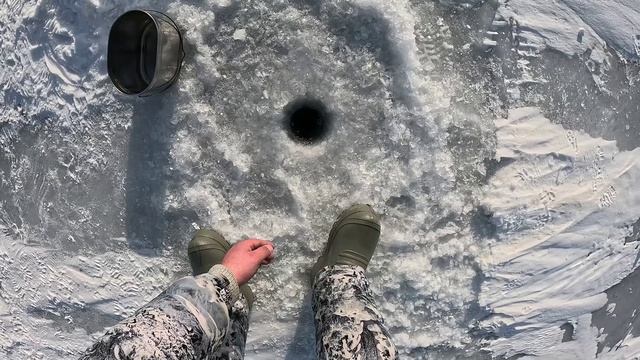 Второй день на оз. Байкал, рыбалка на омуля, пошел крупняк. смотреть онлайн