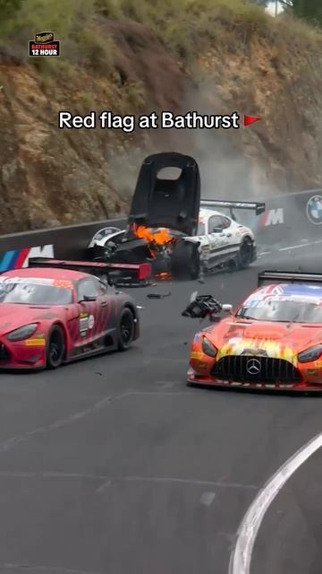 Жуткая авария в австралийских гонках на выносливость