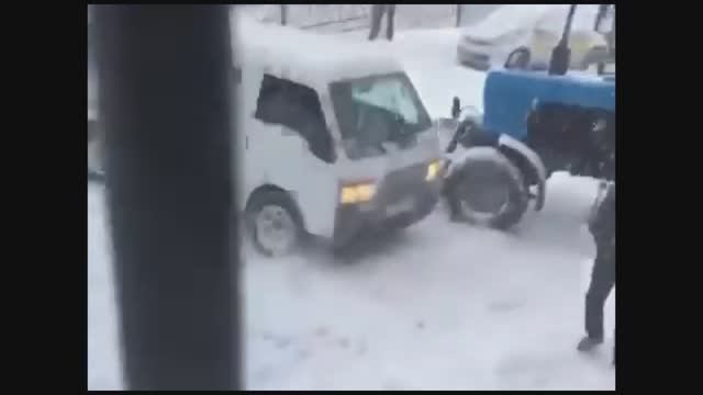 Найдено в сети. Владивосток. День жестянщика.
