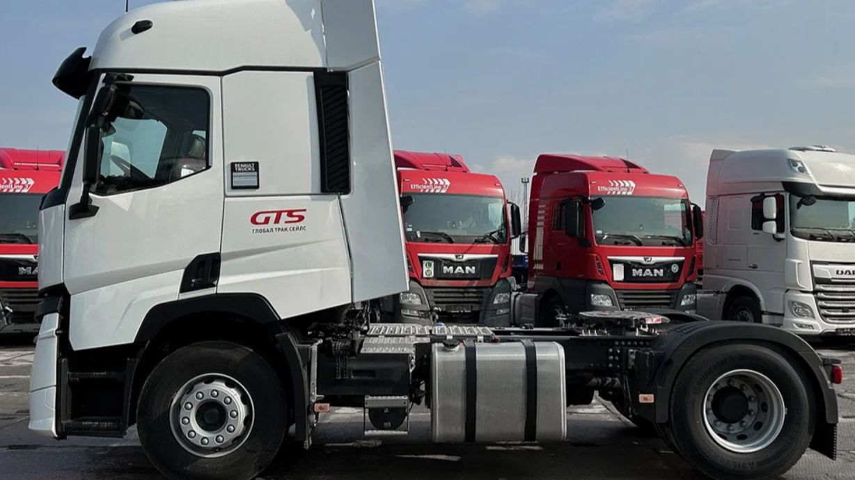 Renault T троит и дымит смотреть онлайн