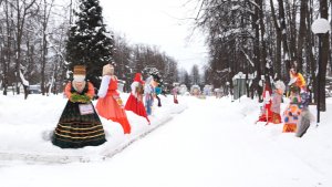 В Ярославле открылась выставка масленичных кукол