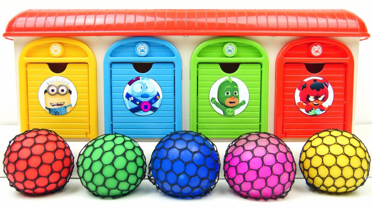 Мультики для детей и малышей. Мягкие шарики и игрушки у яркого гаража. Мультики залипалки смотреть онлайн