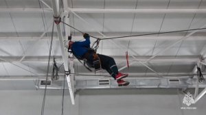 Первые региональные соревнования по эвакуации пострадавших с высоты прошли в ДФО