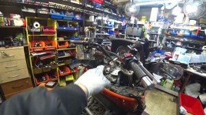 147. Музыка на скутере .