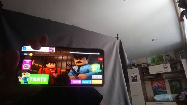 BARRY'S PRlSONER Run Obby