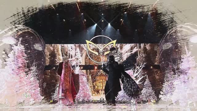 Дуэт "Диана Анкудинова (Горностай) и Ворон" - "Снег кружится" (НГ "Маска" 31.12.2023) смотреть онлайн