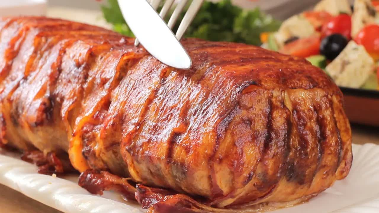 Этот рецепт сведет вас с ума! Вкуснейший Куриный Рулет в Беконе. ВКУСНО, БЫСТРО И ПРАЗДНИЧНО смотреть онлайн