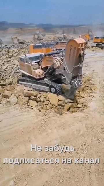 Работа вахтой #автомобиль #машина #работа #транспорт #техника #Белаз #бульдозер #экскаватор #авария
