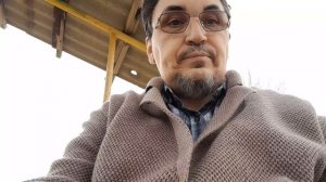 Хотел накормить пёсика. Свист, это мой.