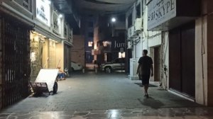 Где-то здесь наш отель.