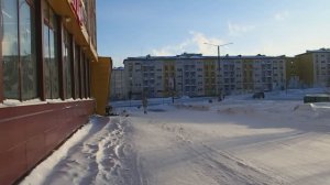 2026.02.16.  Норильск. Пр. Котульского. Солнце и -23 с ветром. Погодные итоги декады в описании.