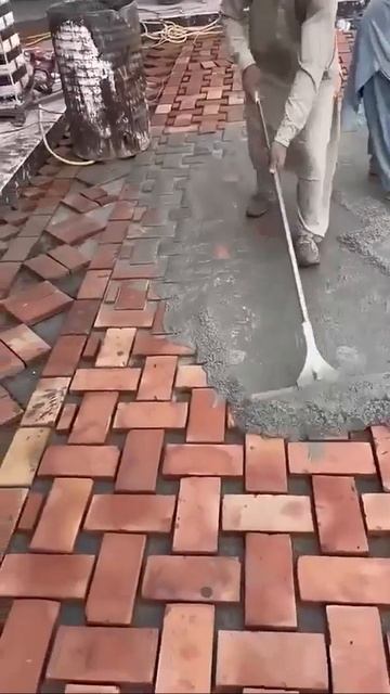 Уровни пола, сделаннoго из кирпичей