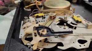 Проигрыватель виниловых пластинок Sony PS-X2 (1978) приводим в порядок.