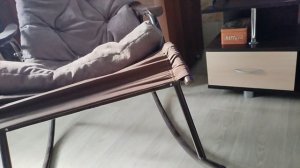 Нюрка боится сниматься в кино.