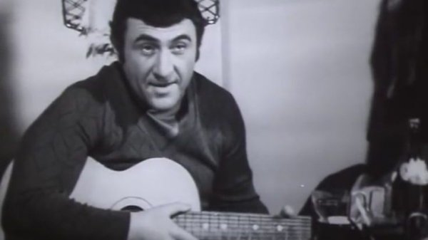 А мимо окон - тени на снегу... музыка М. Минков, стихи В. Харитонов ; исполнение А. Михайлов