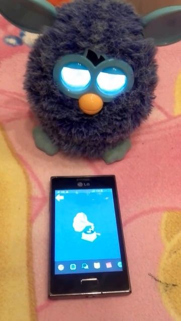 Furby танцует и поёт