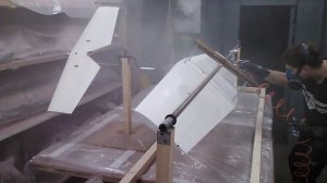 №207- Покраска крыла и стабилизатора белым цветом.