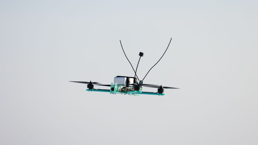 FPV-дроны в действии! Лучшее видео из зоны СВО смотреть онлайн