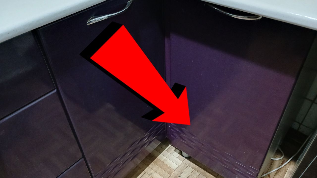 Как избавиться от неприятного запаха в кухонном шкафу За 3 минуты!!!!!...