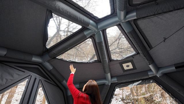 Поход в снежный кемпинг с моей лучшей подругой в двух больших роскошных надувных палатках.