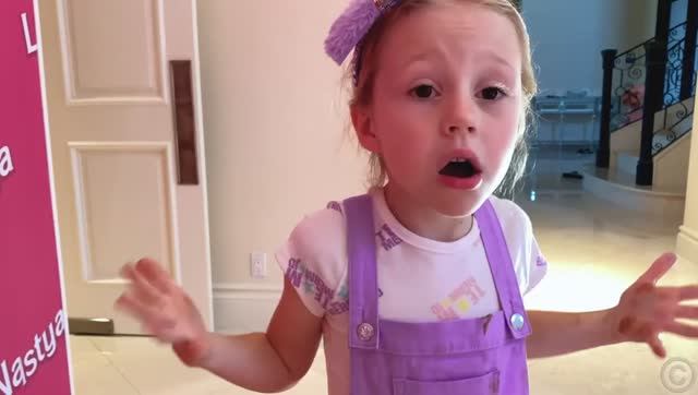 Настя совершает хорошие поступки. Полезные истории дл смотреть онлайн