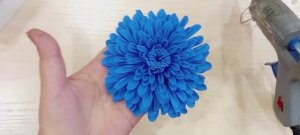 Большая синяя хризантема из фоамирана. Мастер-класс хризантема своими руками