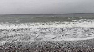 Абхазия. Самшитовая Роща. Шторм на пляже.