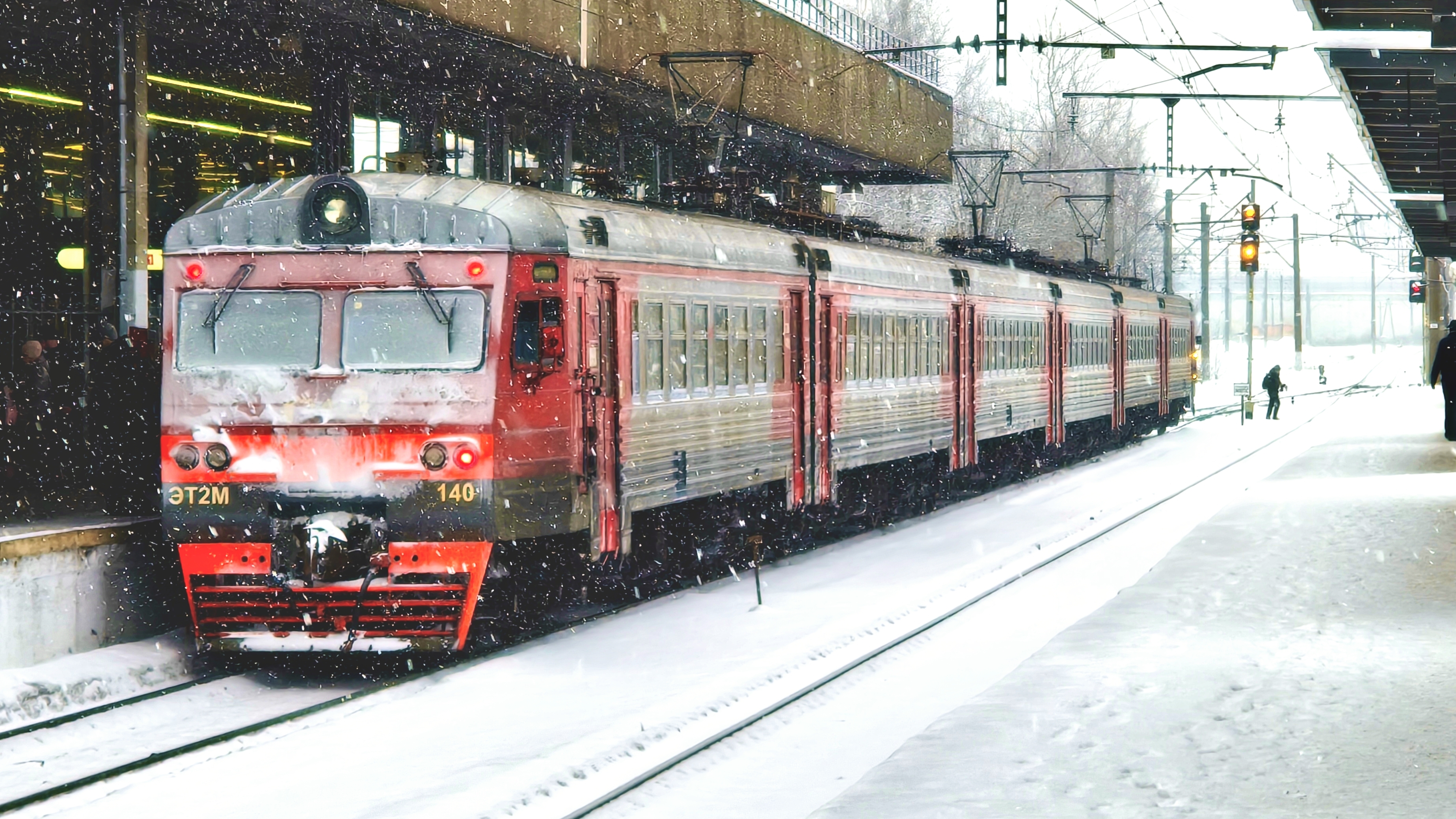 ЭТ2М 140 сообщением Токсово - Санкт-Петербург, прибывает на ст. Девяткино смотреть онлайн