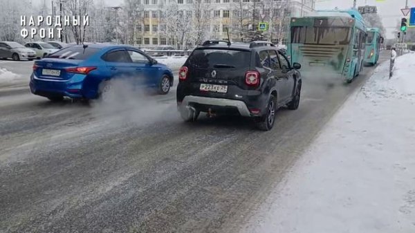 Поворот не туда: новый знак на Урицкого парализовал движение.