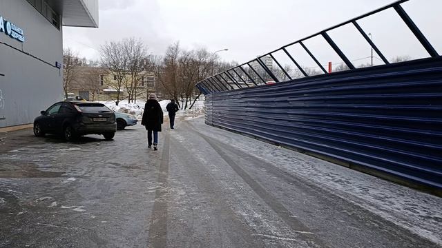 На площадке переходной камеры в Бирюлево установлен инфощит смотреть онлайн