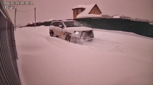 Haval H3 зимой в снегу глубиной 40 см., Короткое видео с камеры видеонаблюдения...